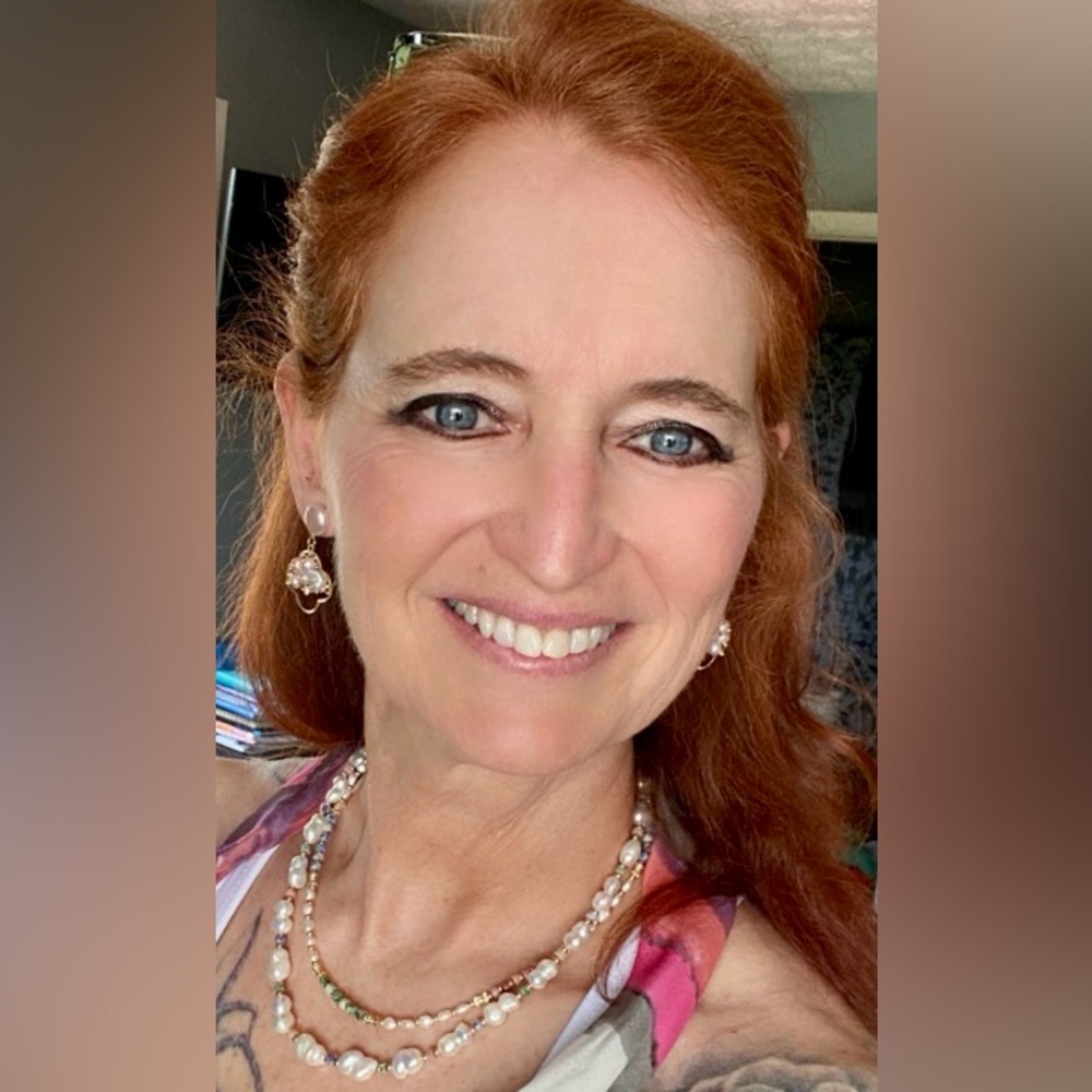 Meet your Posher, Debbie